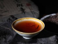 2008年的老班章普洱茶餅生茶缺了一塊值錢(qián)嗎？